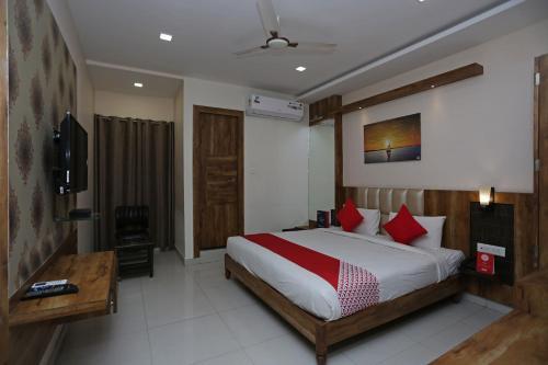 Oyo 12652 Hotel Raj Mohan Palace