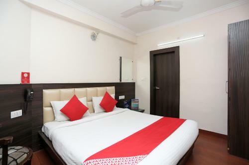 Oyo 12682 Hotel Relax Inn