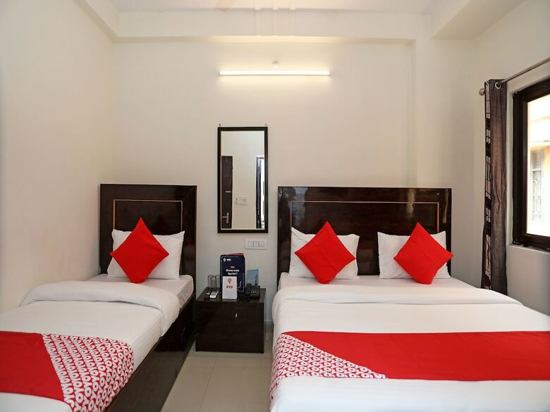 Oyo 16815 Hotel Suresha
