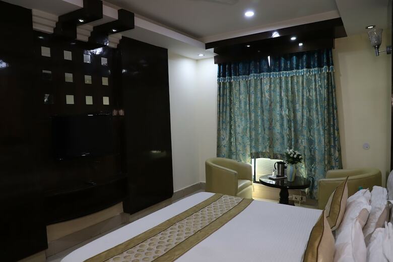 Hotel Raj Mandir By Rb Group