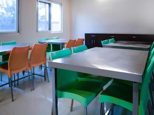 Hotel Oyo 13671 Qualia