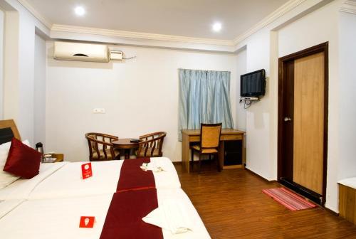 Oyo 7552 Hotel Svm Grand