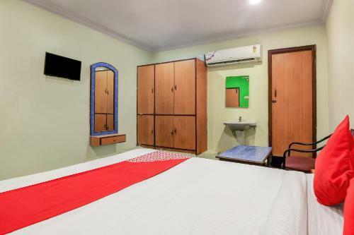 Hotel Oyo 26562 Dazzle Lodge