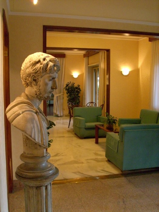 Hotel Consul