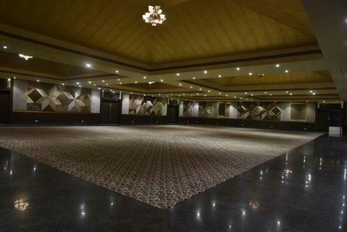 Pride Hotel & Convention Centre Indore