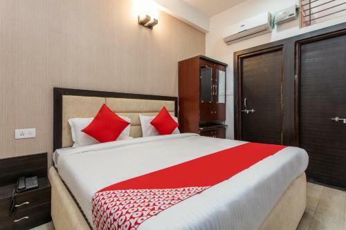 Hotel Oyo 22361 Samar Regency