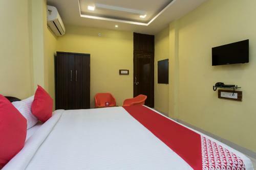 Oyo 16121 Hotel Antilia