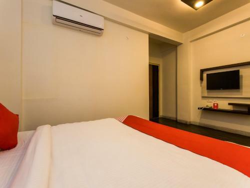 Oyo 12362 Hotel Emerald Park