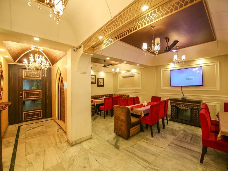Oyo 8170 Hotel Datt Residency