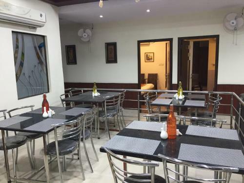 Hotel Rajawat Manor