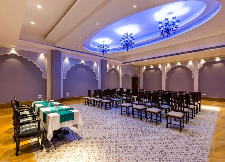 Hotel Sairafort Sarovar Portico