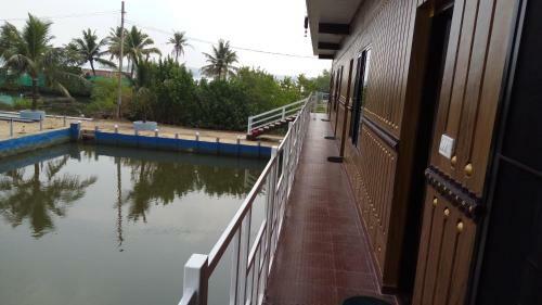 Hotel Munroe Drive Inn Island