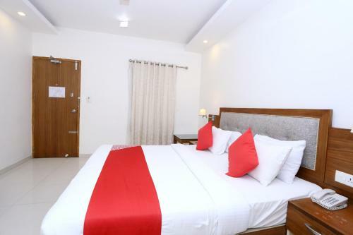 Oyo 24682 Hotel Soorya