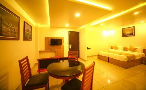 Hotel Saas Residency