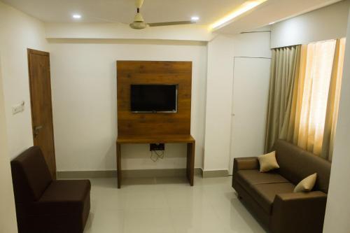 Hotel Crystal Residency