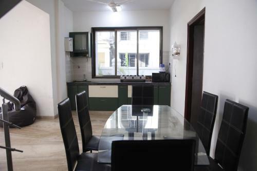 Hotel 3bhk Homely Homestay(White Villa1)