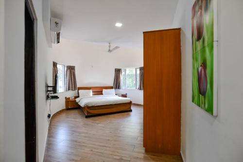 Villa Cliffhanger With Indoor Pool