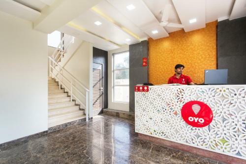 Oyo 10388 Hotel Dean Villa