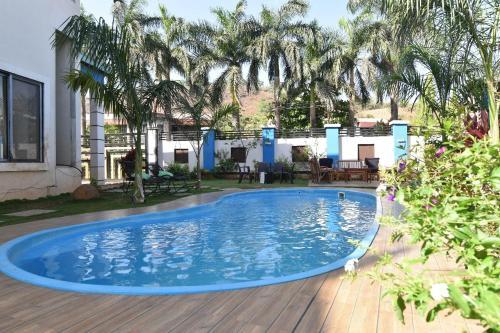 Eko Stay (gold) - Blue Pebble Villa