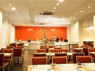 Hotel Express By Holiday Inn