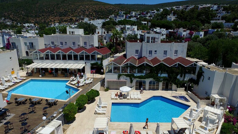 Bantur-naz Hotel