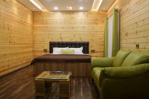 Hotel Lotus Farms Resort