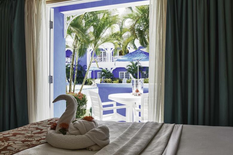 Hotel Bay Gardens Inn