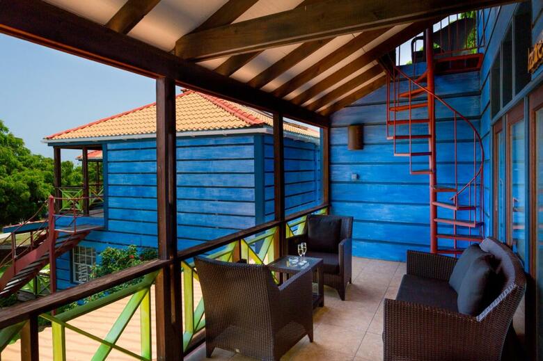 Hotel True Blue Bay Resort