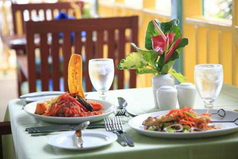 Hotel Bay Gardens Beach Resort