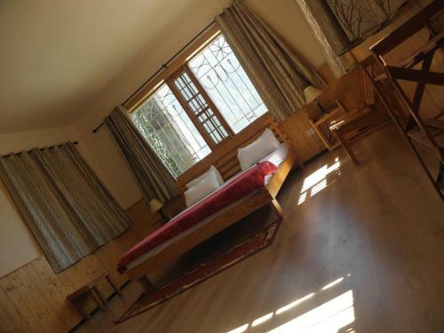 Hotel 4 Bhk Villa With Snow Capped Mountains