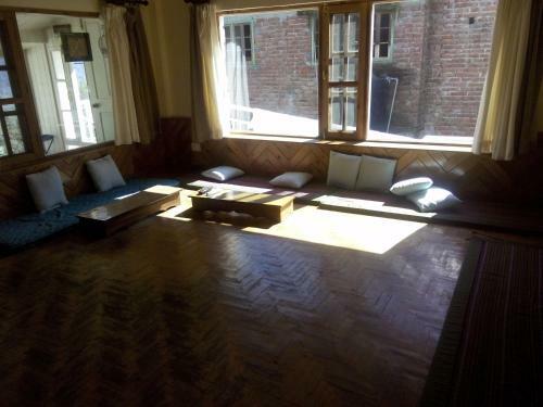Hotel 4 Bhk Villa With Snow Capped Mountains