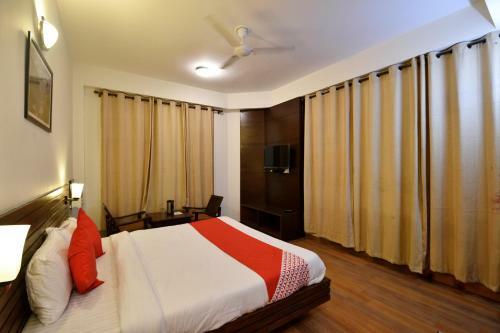 Oyo 13705 Hotel Lonchenpa