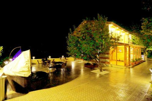 Hotel Amara Resorts Manali