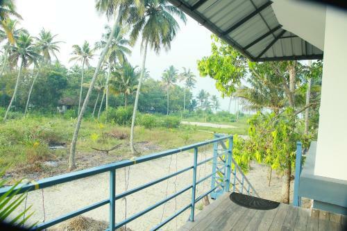 Marari Blue Waves
