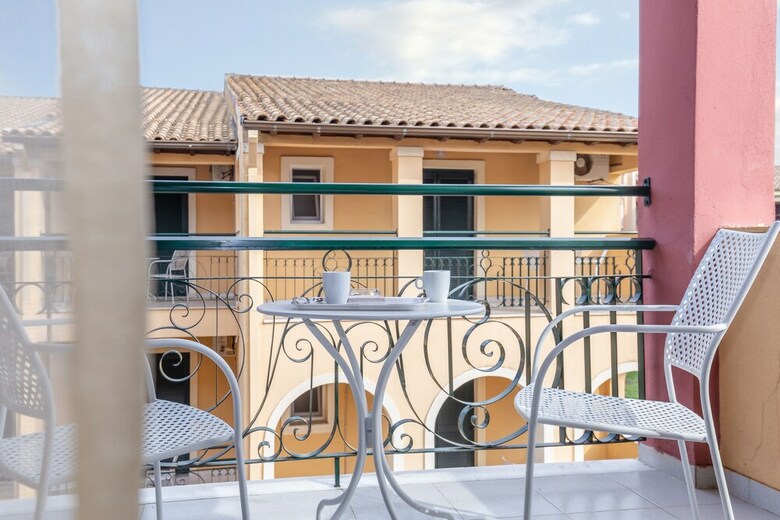 Hotel Omiros