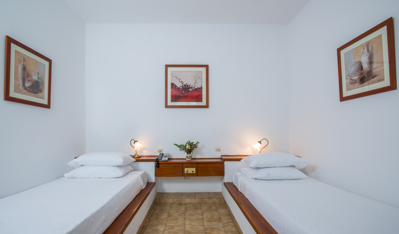 Hotel Delfinia