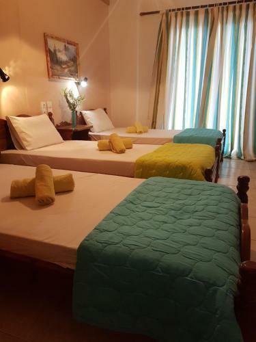Hostal Glyfoneri Pension