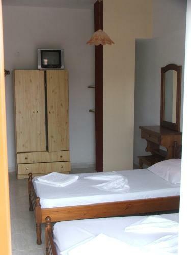 Hostal Glyfoneri Pension