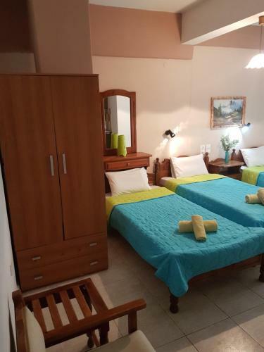 Hostal Glyfoneri Pension