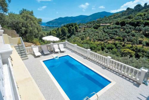 Skopelos Villa Sleeps 6 Air Con Wifi