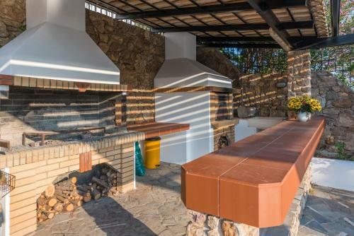 Villa Adamite