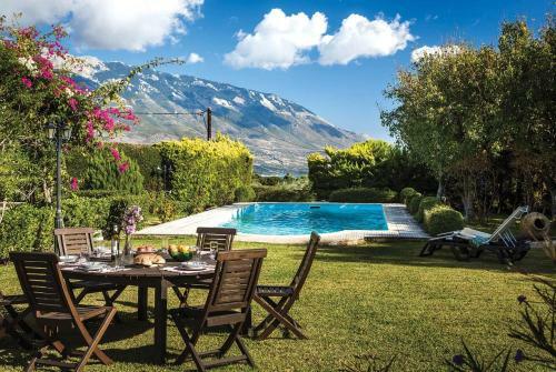 Spartia Villa Sleeps 6 Air Con Wifi