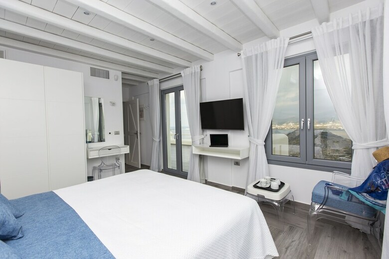Naxos Rock Villas
