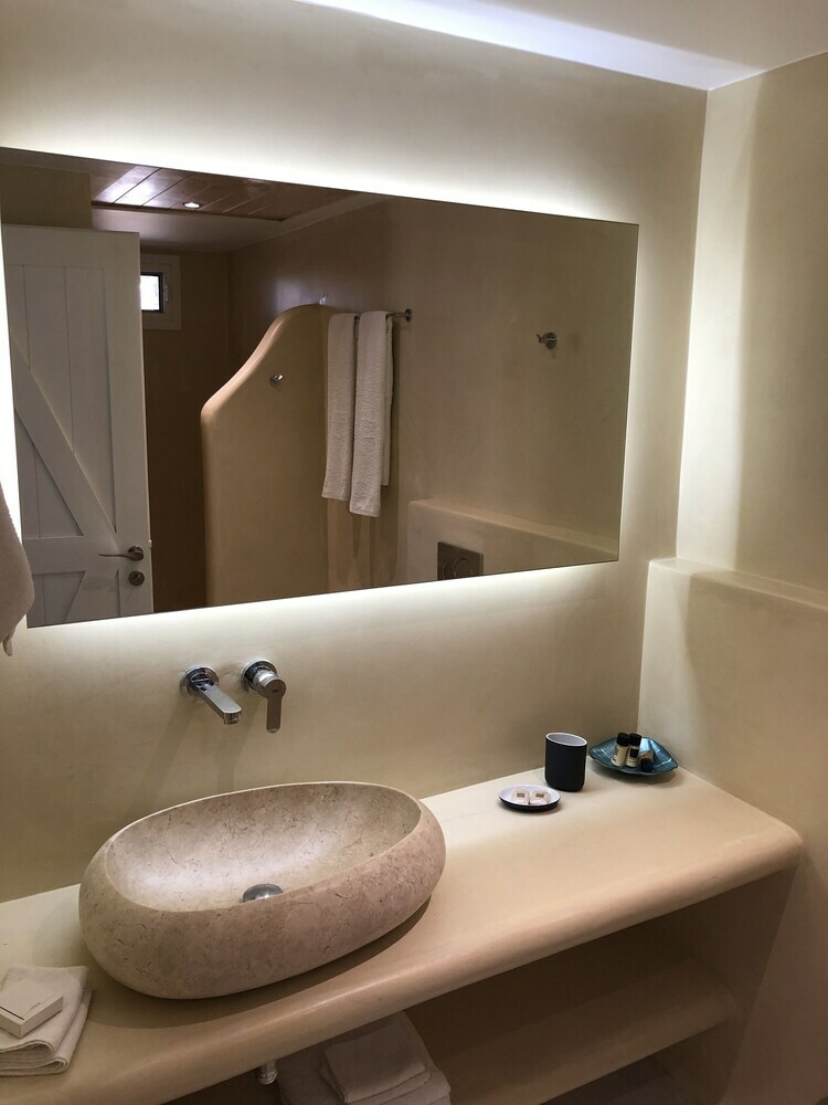 Naxos Rock Villas
