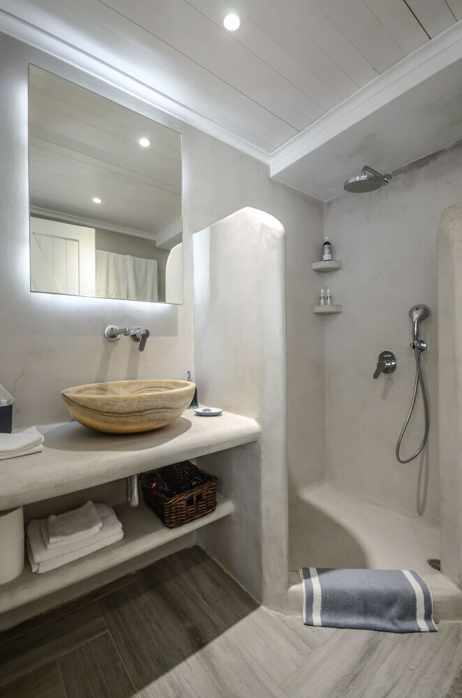Naxos Rock Villas