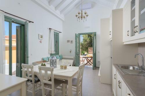 Villa Blue Wave Astradeni House