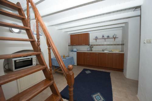 Kaitoula Apartment Up