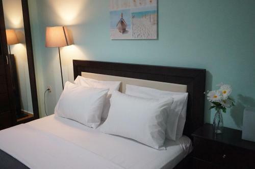 Navarino Square Apartment