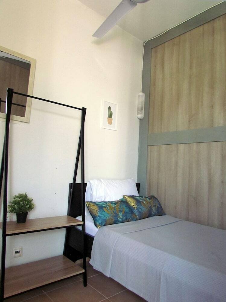 Tigaki Mall Hostel