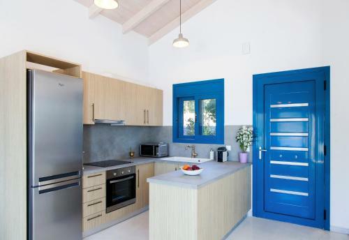 Villa Alma Lefkada- Sea Front Villa